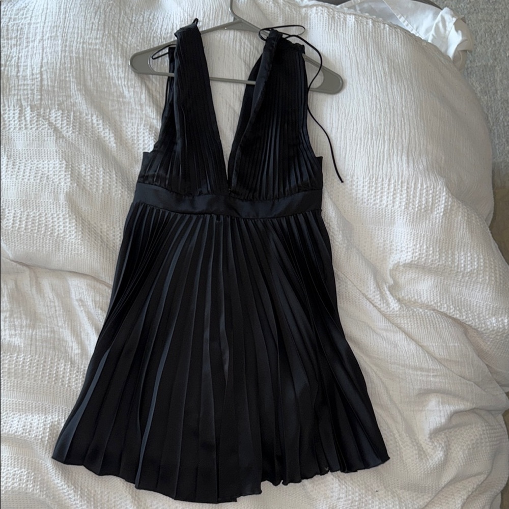 Abercrombie & Fitch Black Pleated Dress